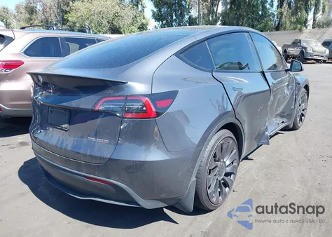 2022 Tesla Model Y Performance Dual Motor All-Wheel Drive z USA, uszkodzony, nr VIN 7SAYGDEF4NF492157